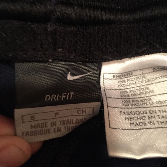 Navy blue nike dry fit women’s athletic shorts - Picture 3 of 3
